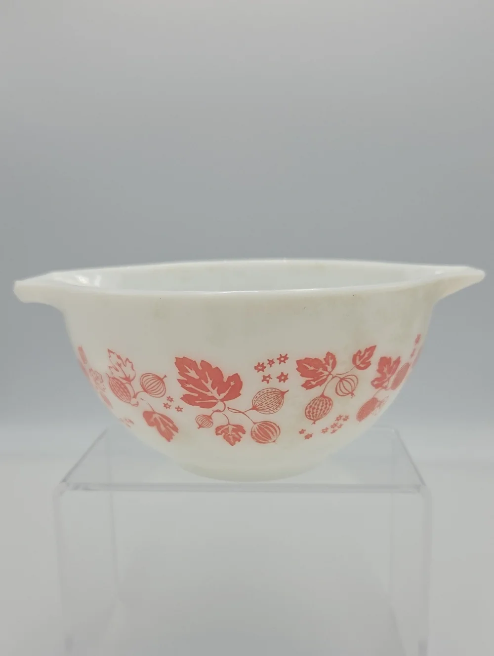 Pyrex White Mixing Bowl with Coral Berry Floral Pattern
